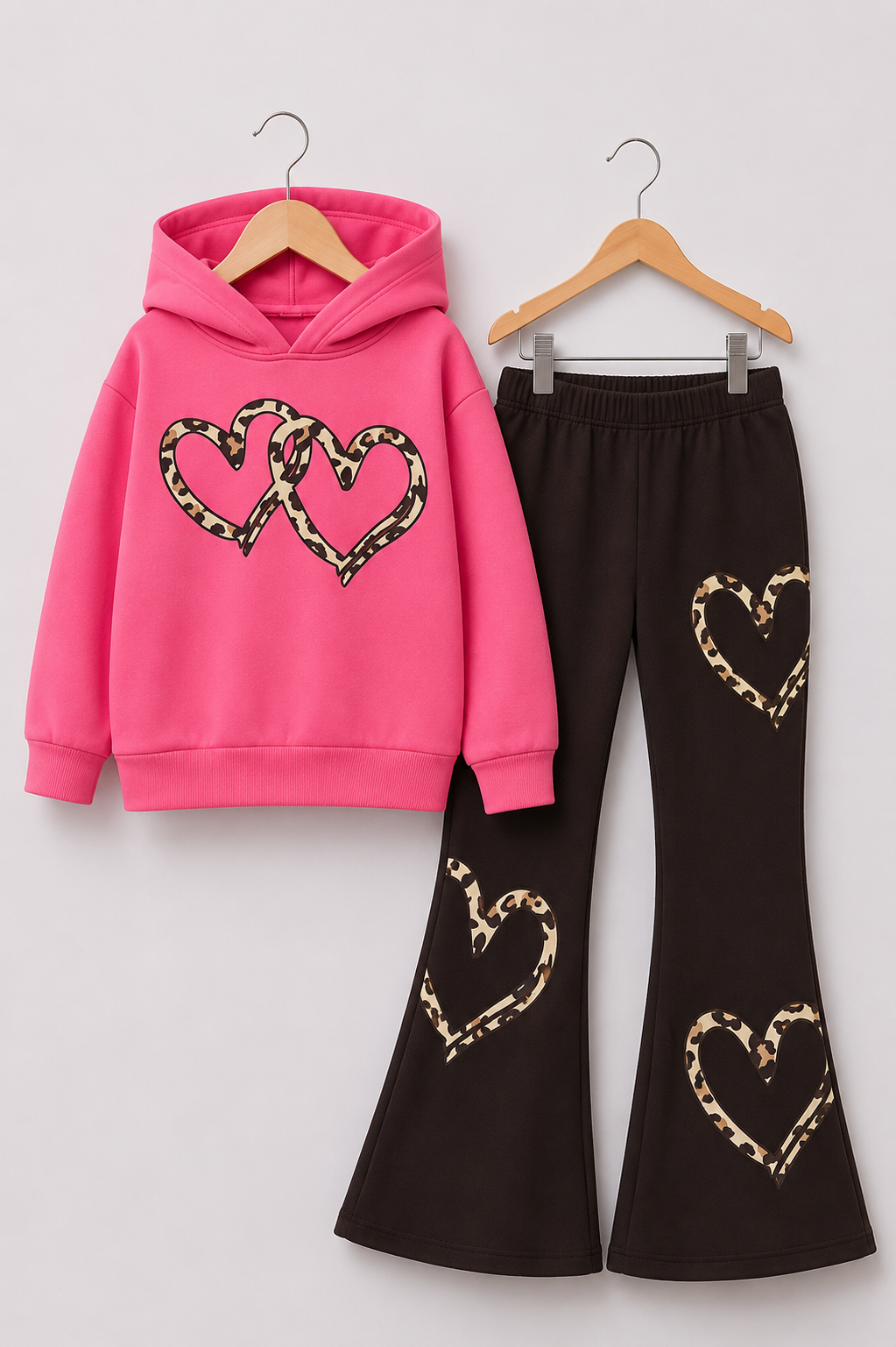 PINK CAMOU HEART WIDE LEG FLEECE PAIR