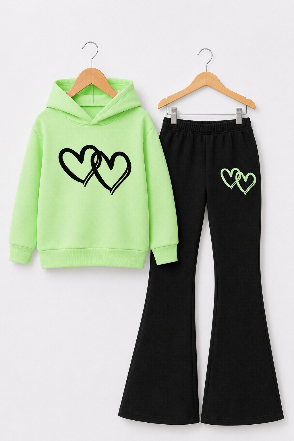 GREEN HEART WIDE LEG FLEECE PAIR