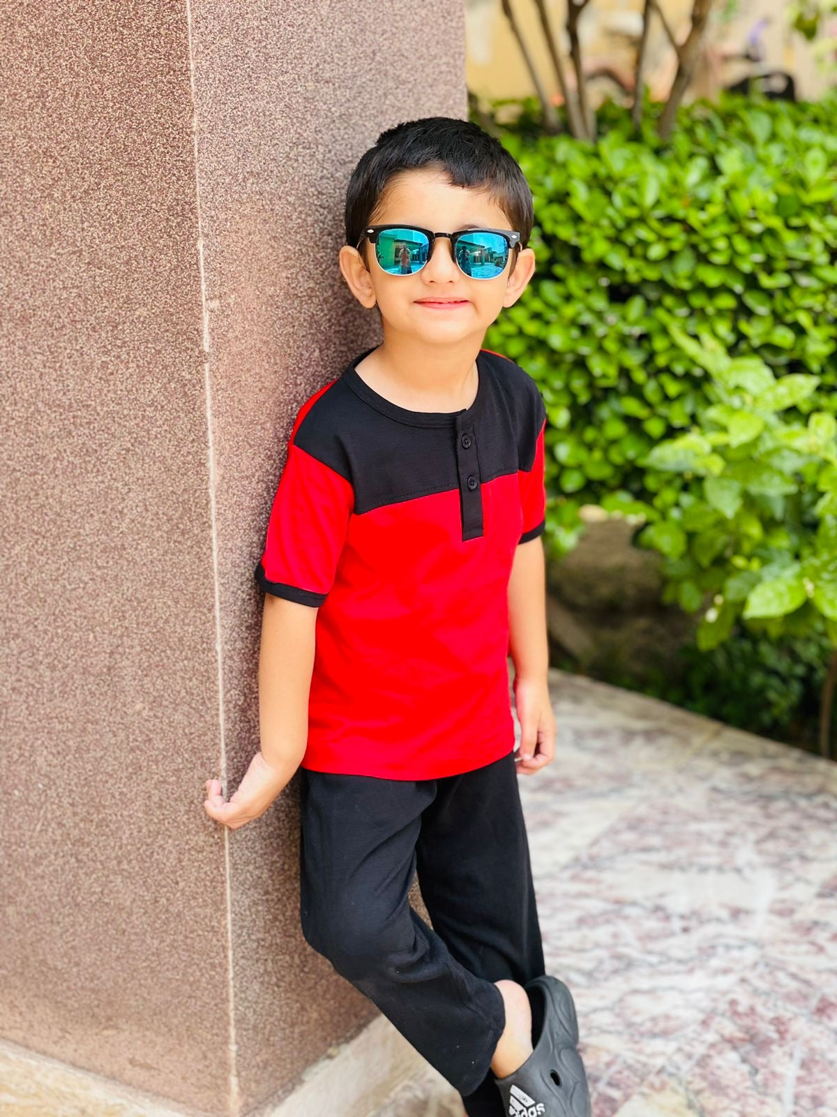 RED HENLEY TEE