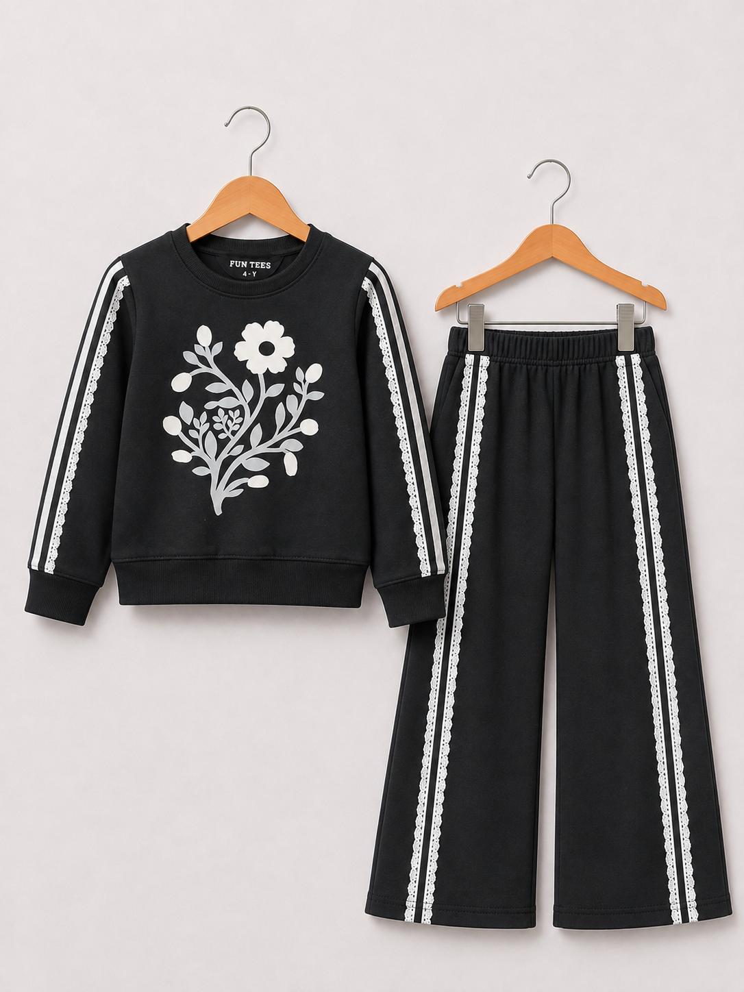 BLACK LACE-TRIMMED FLEECE SET
