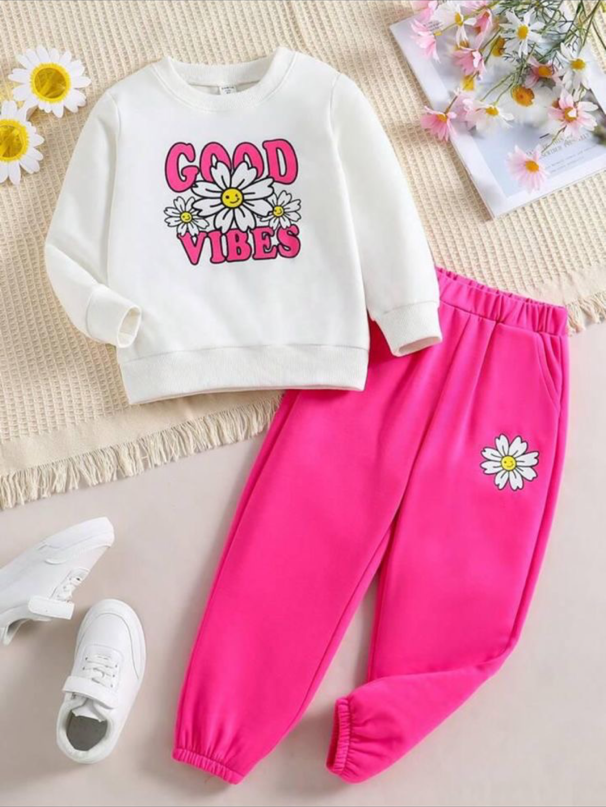 WHITE GOOD VIBES FLEECE PAIR